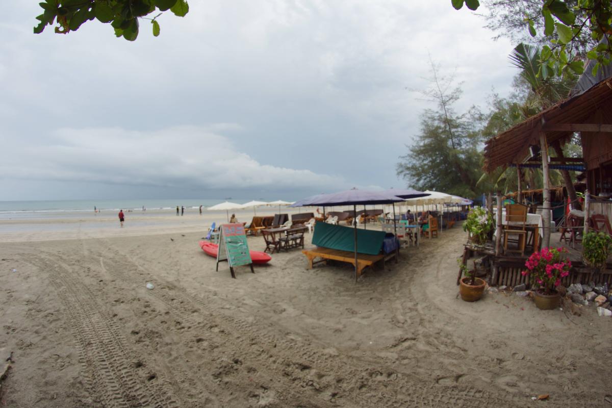 H & P Beach Corner