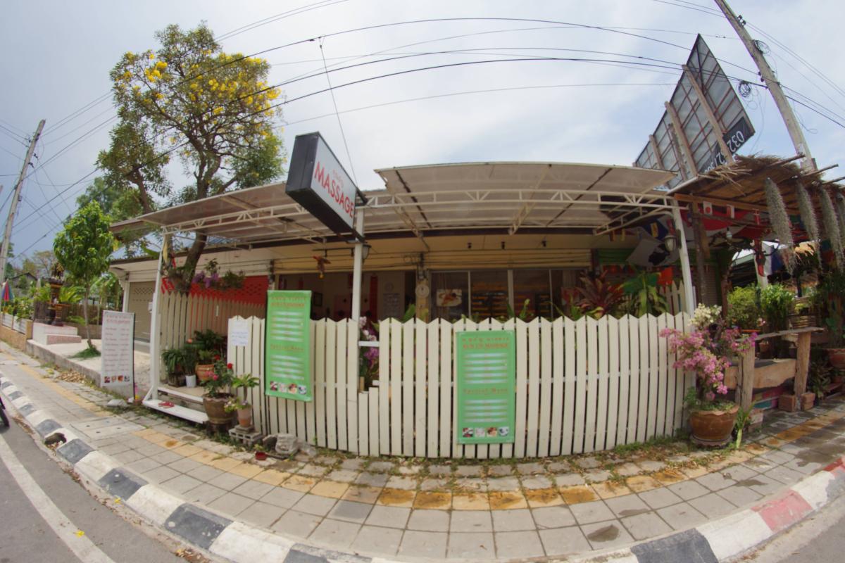 Khun Un Massage