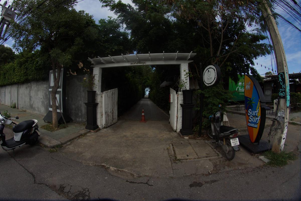 The Hen Hua Hin