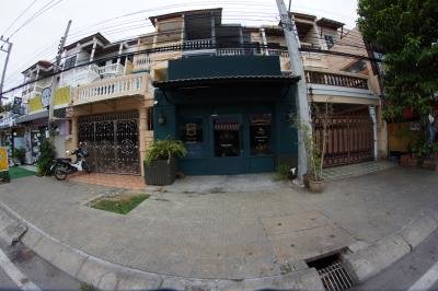 Rib and Roll Boardgame Cafe